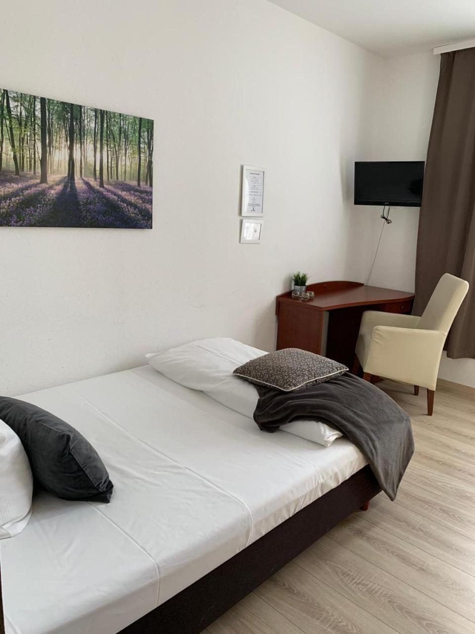Hotel Zum Adler Bad Homburg vor der Höhe Esterno foto