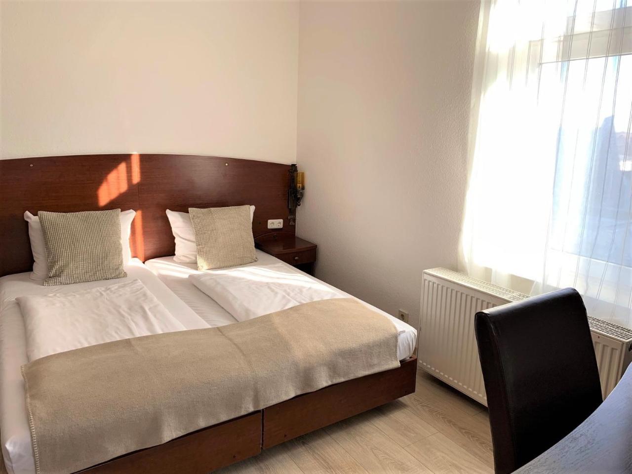 Hotel Zum Adler Bad Homburg vor der Höhe Esterno foto