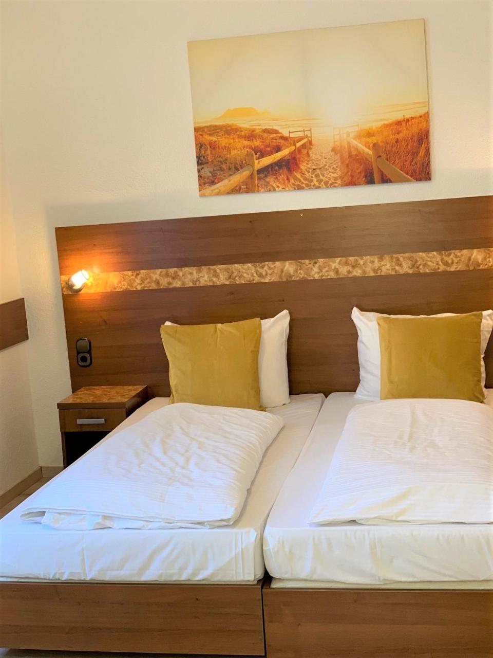 Hotel Zum Adler Bad Homburg vor der Höhe Esterno foto