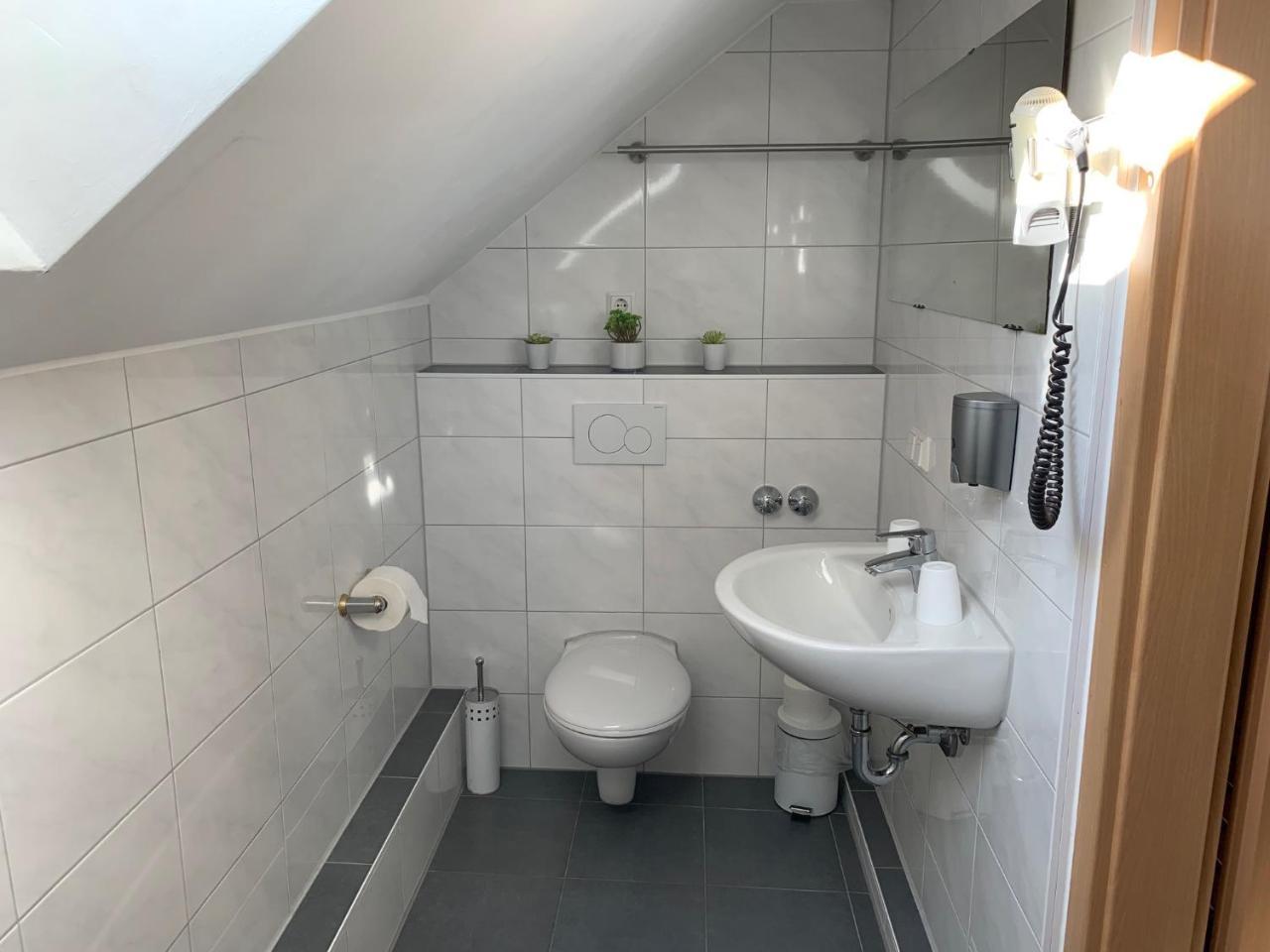 Hotel Zum Adler Bad Homburg vor der Höhe Esterno foto