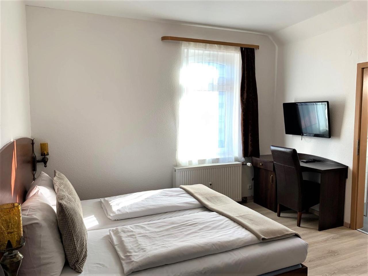 Hotel Zum Adler Bad Homburg vor der Höhe Esterno foto