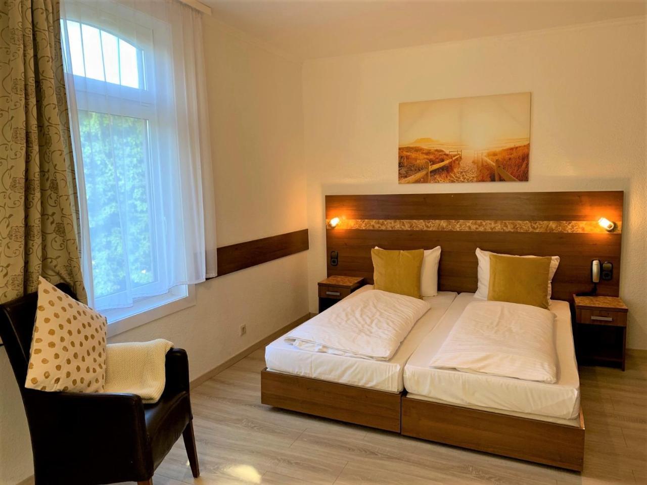 Hotel Zum Adler Bad Homburg vor der Höhe Esterno foto